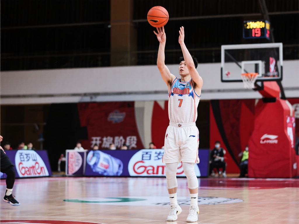 占据主动 占据主动